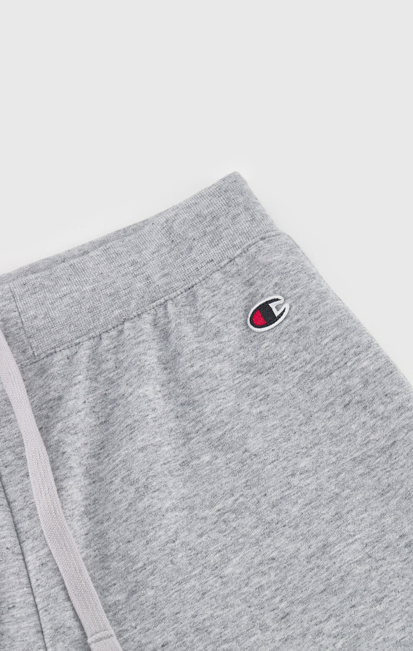 Leichte Damen-Hose mit schmalem Schnitt und Kordelzug am Knöchel