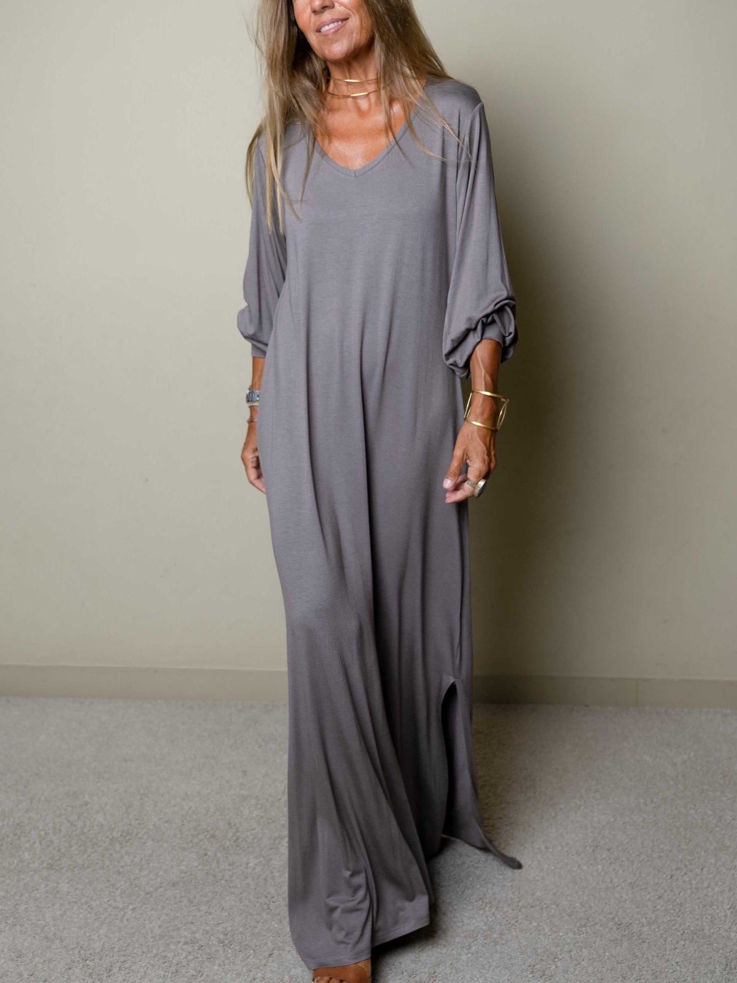 Damen Freizeit-Maxikleid mit V-Ausschnitt