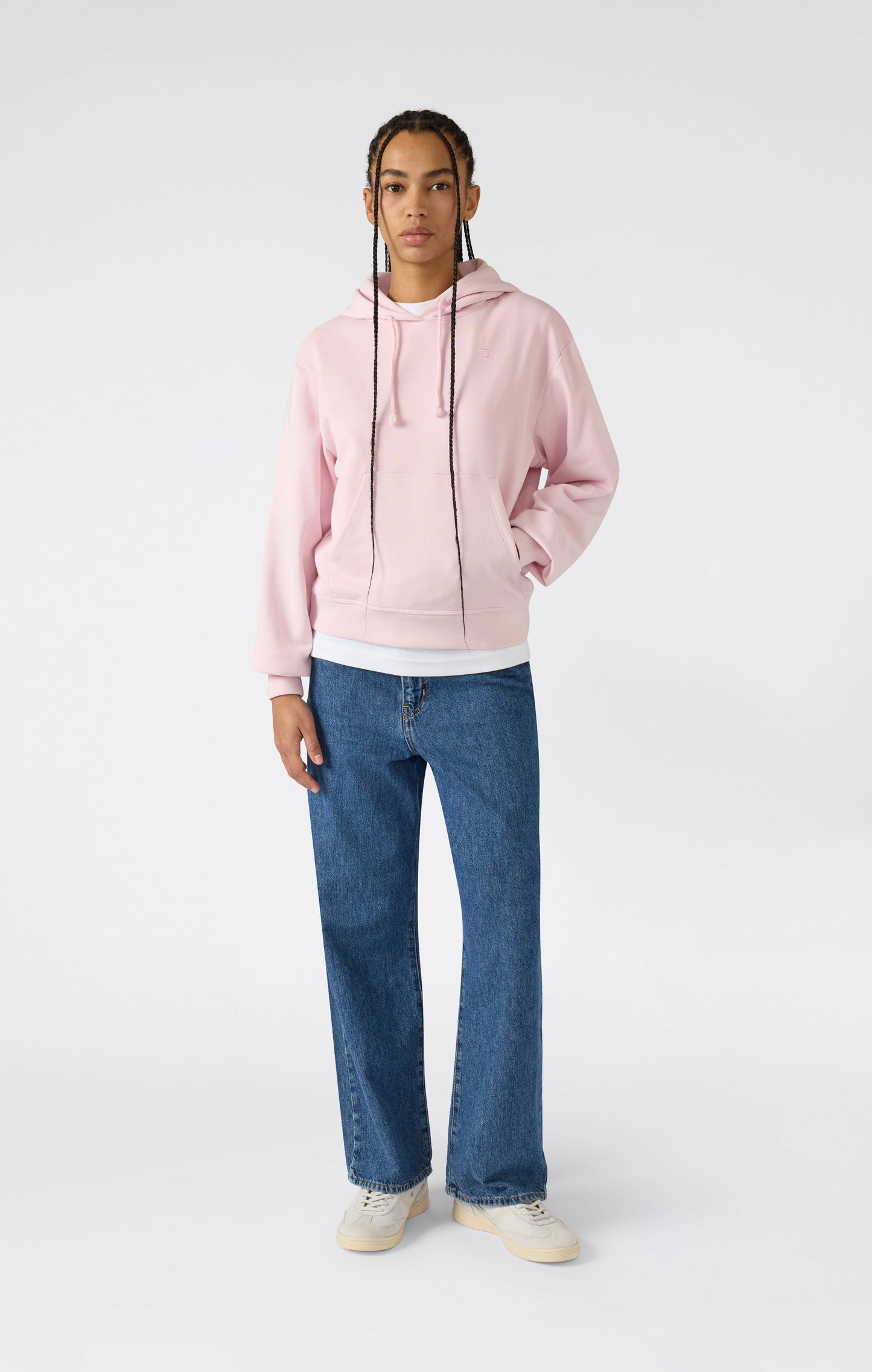 Leichter Kapuzenpullover für Damen mit tonalen gestickten C-Logo-Symbolen