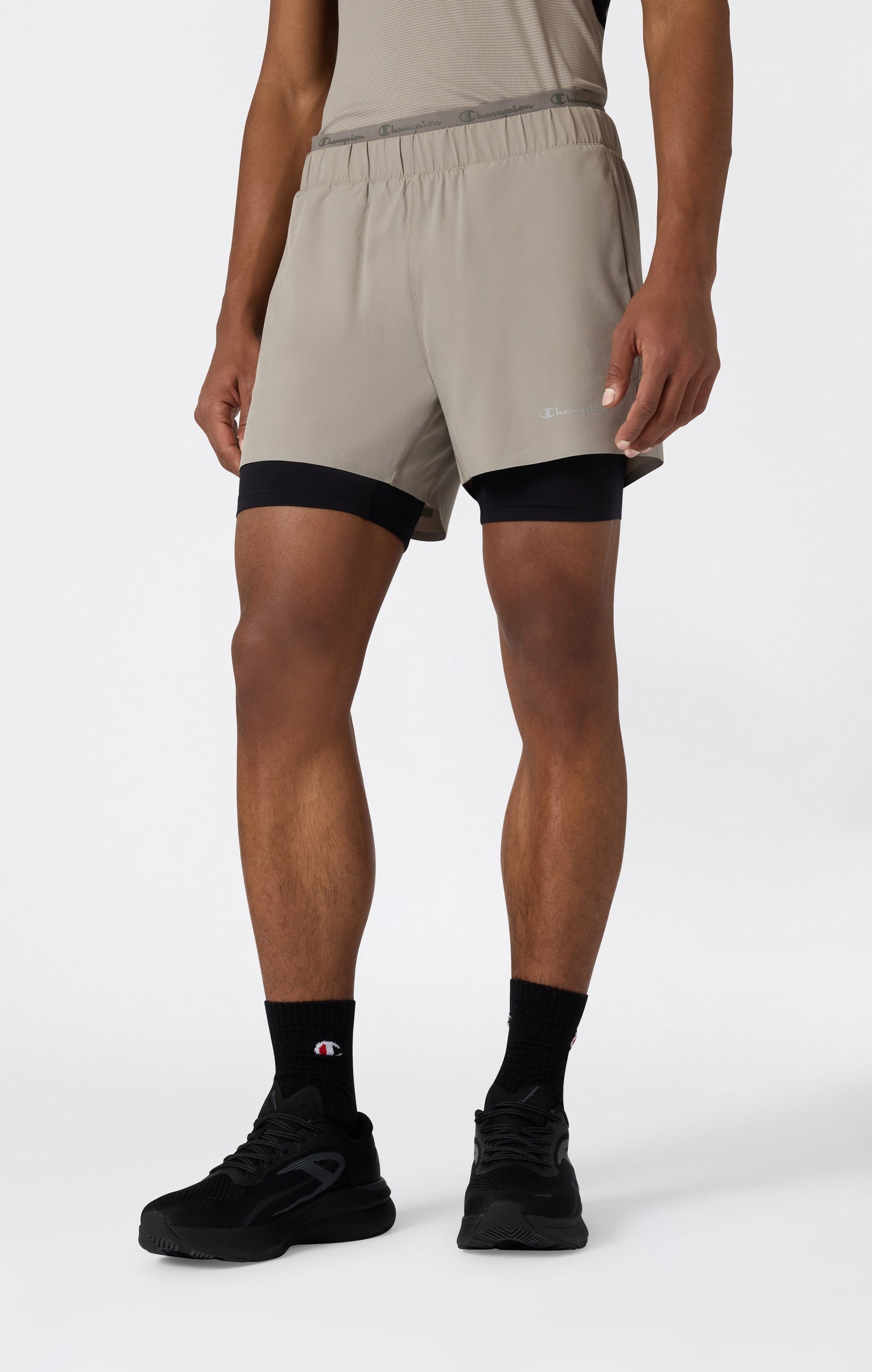 Leichte 2-in-1-Herrenshorts mit Schnelltrocknungsfunktion