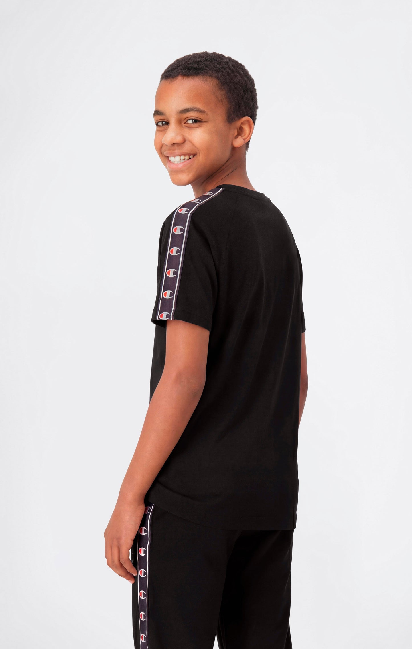 Jungen T-Shirt mit Rundhalsausschnitt und Bandlogo