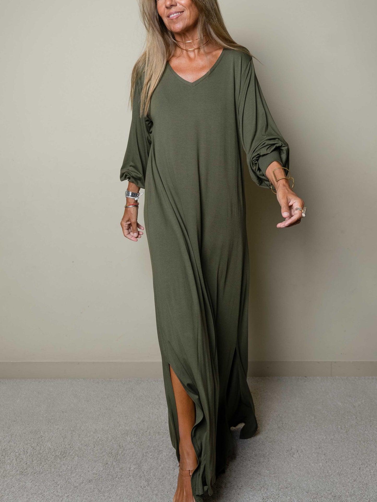 Damen Freizeit-Maxikleid mit V-Ausschnitt